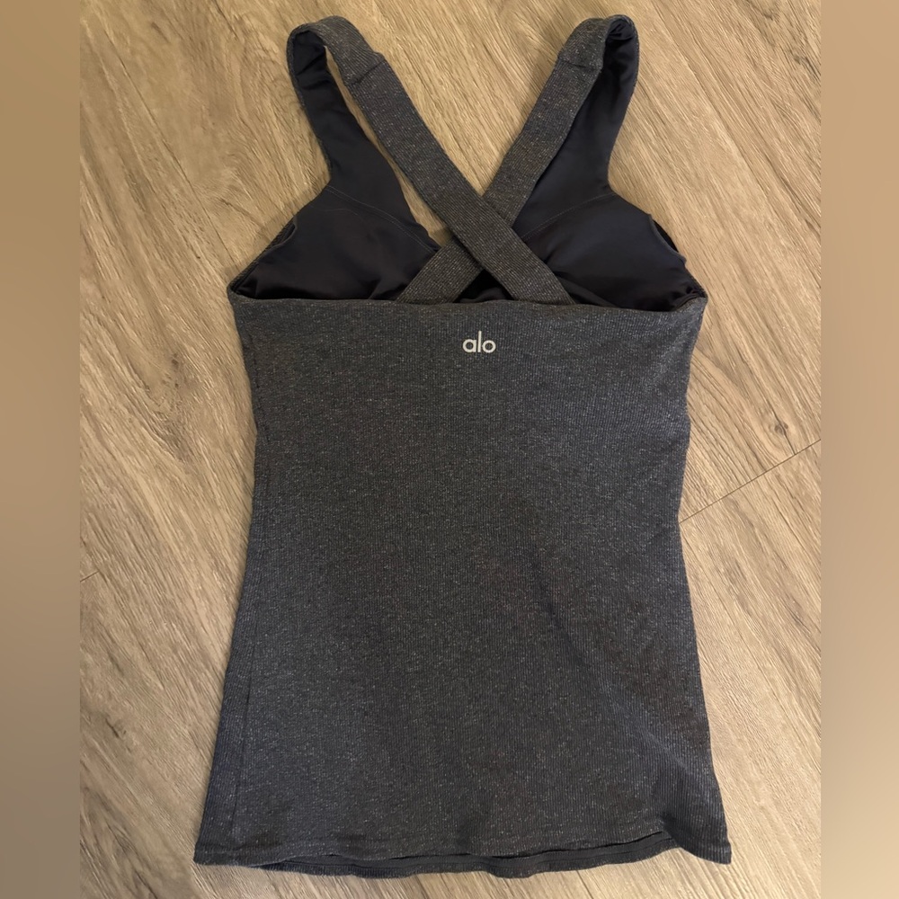 ALO Yoga Women’s Dark Gray Cross-Back Tank Top